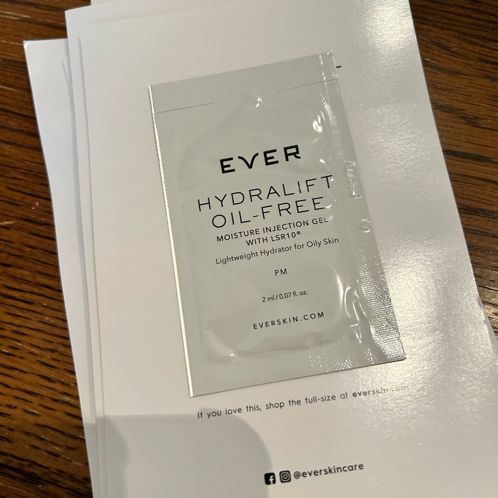 Ever skincare Hydralift Oil-free gel samplers